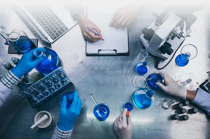 «Знакомьтесь – лаборатория геохимии»